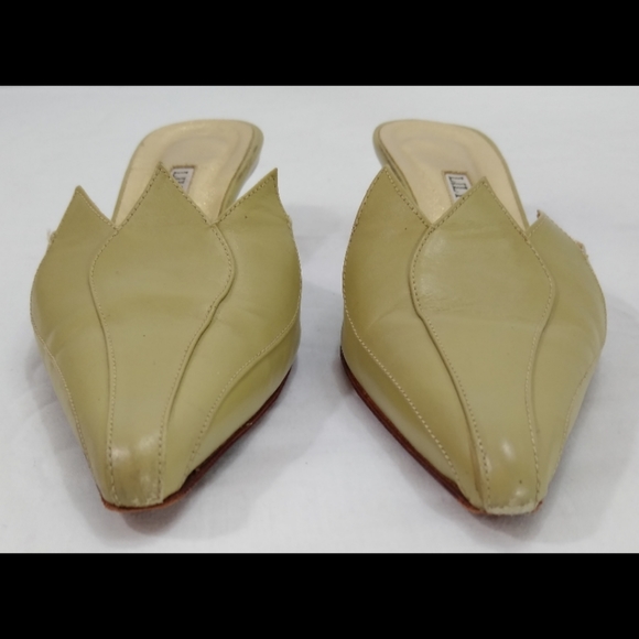 Lily Holt Kitten Heel with Petal/Tulip Edge Size 6 - Picture 4 of 8